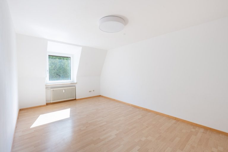 Aigner Immobilien GmbH - Immobilienangebot - 80639 München - Nymphenburg - Dachgeschosswohnung - Bezugsfreie 4-Zimmer-Wohnung in ruhiger Lage am Romanplatz