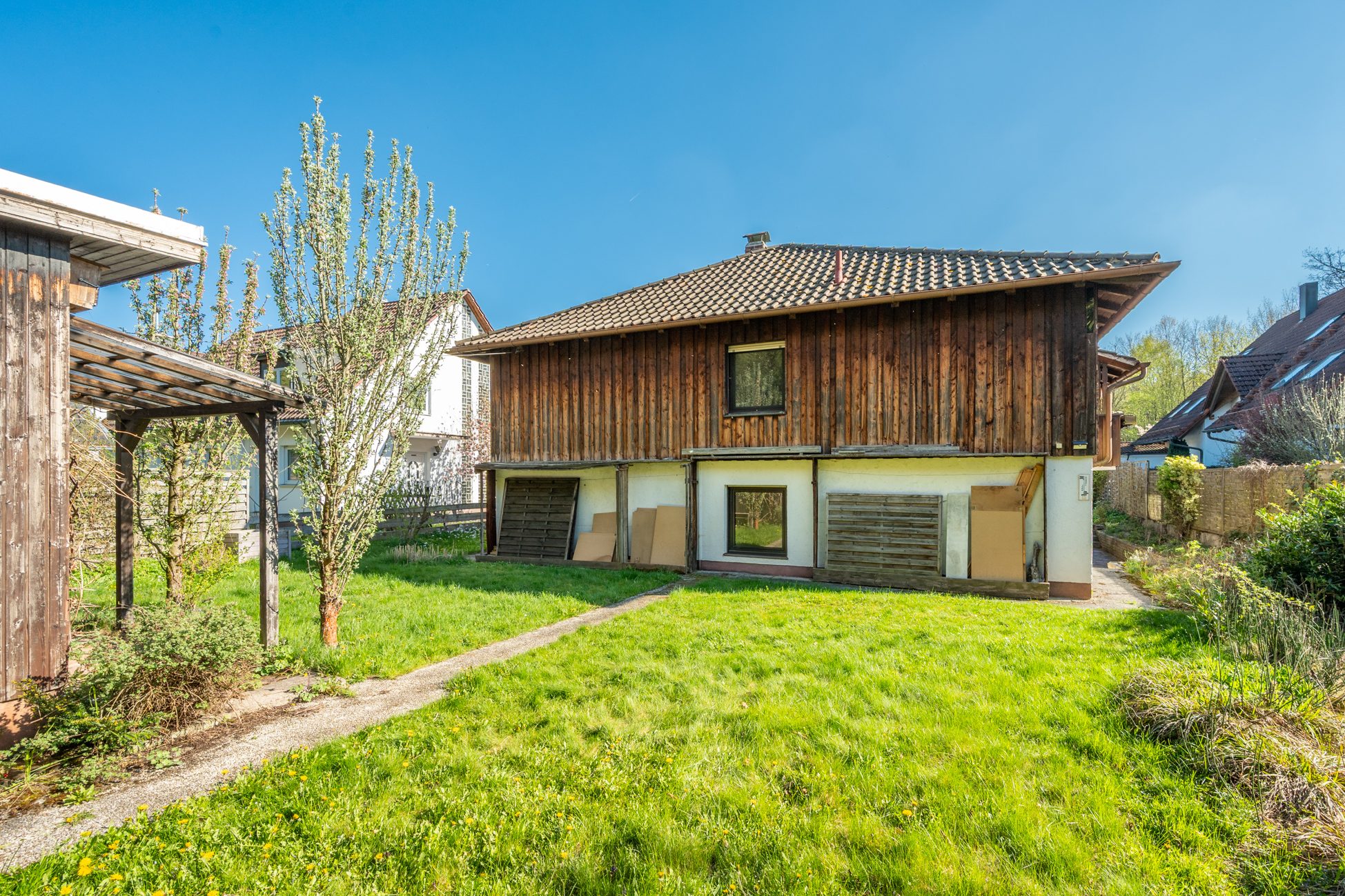 Aigner Immobilien GmbH - Immobilienangebot - 81739 München - Waldperlach - Einfamilienhaus - Idyllisch gelegenes Haus mit EInliegerwohnung auf über 1.000 m² Grund in Waldperlach