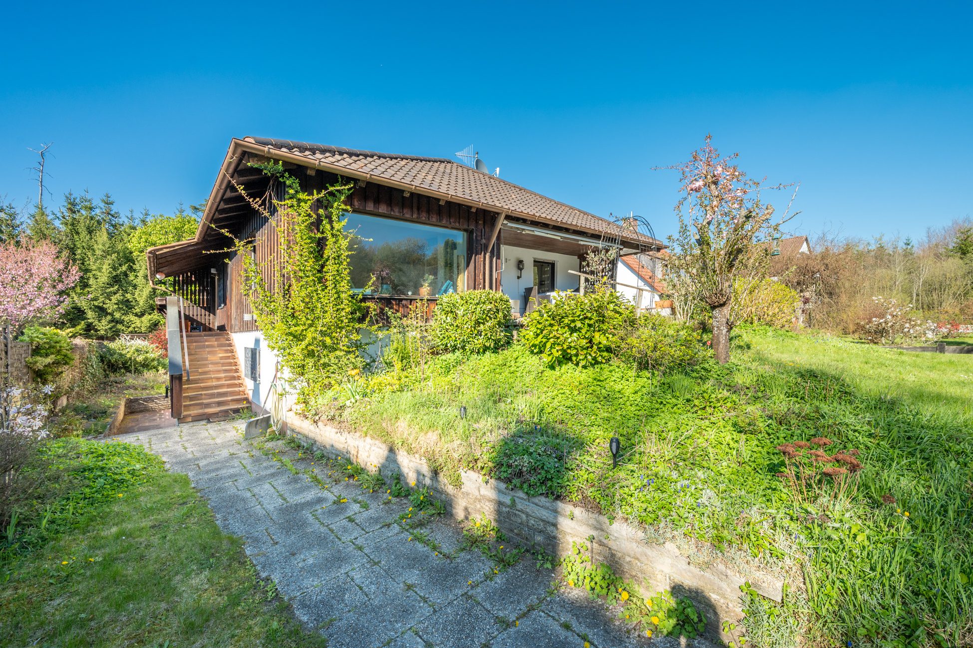 Aigner Immobilien GmbH - Immobilienangebot - 81739 München - Waldperlach - Einfamilienhaus - Idyllisch gelegenes Haus mit EInliegerwohnung auf über 1.000 m² Grund in Waldperlach