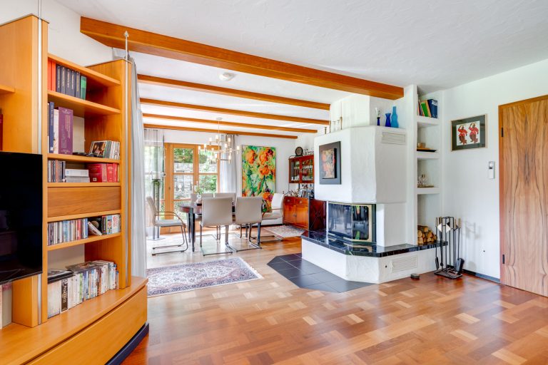 Aigner Immobilien GmbH - Immobilienangebot - 85405 Nandlstadt - LK Freising - Einfamilienhaus - Schönes Einfamilienhaus mit traumhaftem Garten in verkehrsberuhigter Lage