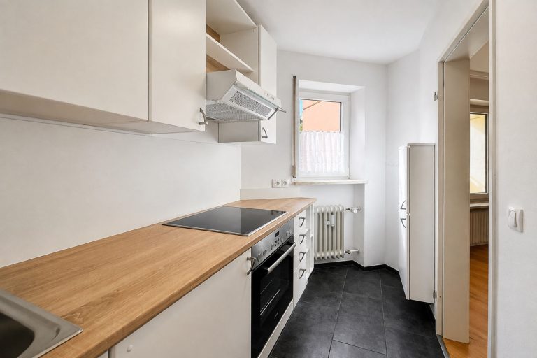 Aigner Immobilien GmbH - Immobilienangebot - 80992 München - Moosach - Etagenwohnung - Schöne 1-Zimmer-Wohnung mit Balkon & Tiefgaragenstellplatz in München-Moosach