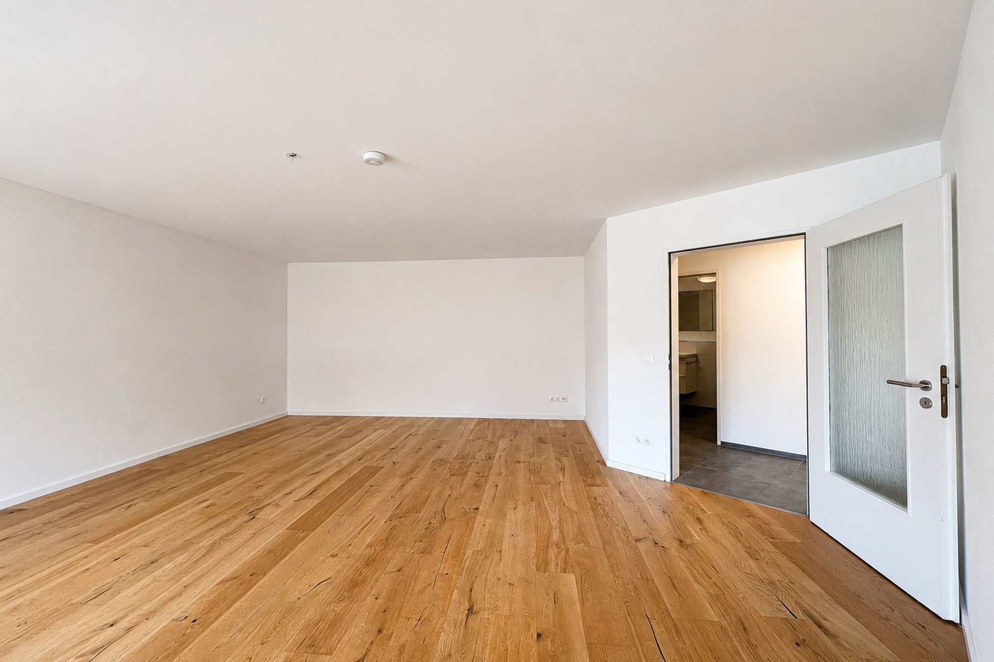 Aigner Immobilien GmbH - Immobilienangebot - 80992 München - Moosach - Etagenwohnung - Schöne 1-Zimmer-Wohnung mit Balkon & Tiefgaragenstellplatz in München-Moosach