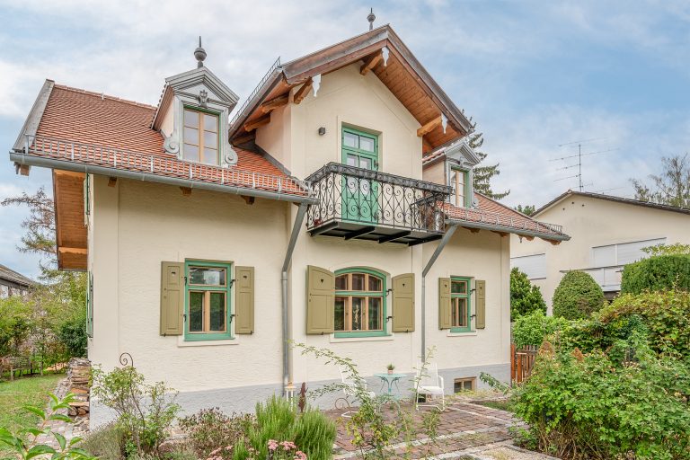 Aigner Immobilien GmbH - Immobilienangebot - 85591 Vaterstetten - Vaterstetten - Einfamilienhaus - Denkmalgeschütztes Schmückstück in Vaterstetten!