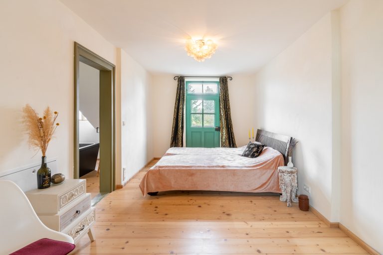 Aigner Immobilien GmbH - Immobilienangebot - 85591 Vaterstetten - Vaterstetten - Einfamilienhaus - Denkmalgeschütztes Schmückstück in Vaterstetten!