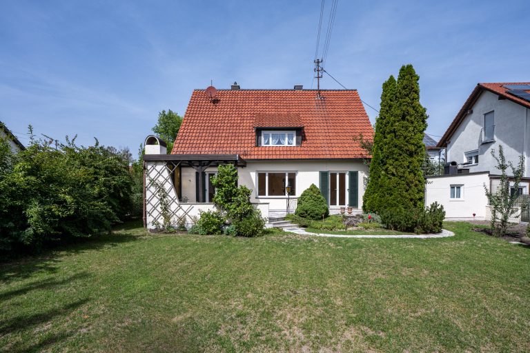 Aigner Immobilien GmbH - Immobilienangebot - 82216 Maisach - Maisach - Einfamilienhaus - Gartentraum sucht Familie: Vielseitiges Wohnkonzept mit Zukunft
