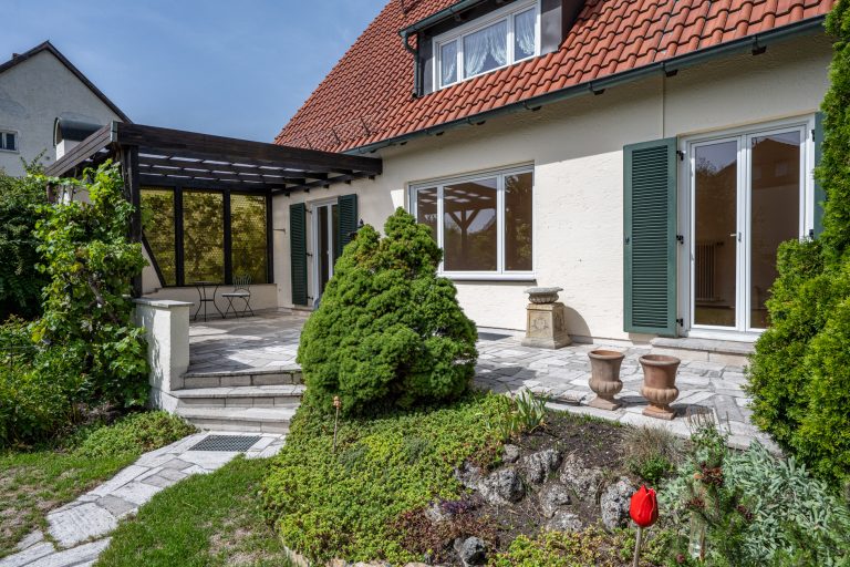 Aigner Immobilien GmbH - Immobilienangebot - 82216 Maisach - Maisach - Einfamilienhaus - Gartentraum sucht Familie: Vielseitiges Wohnkonzept mit Zukunft
