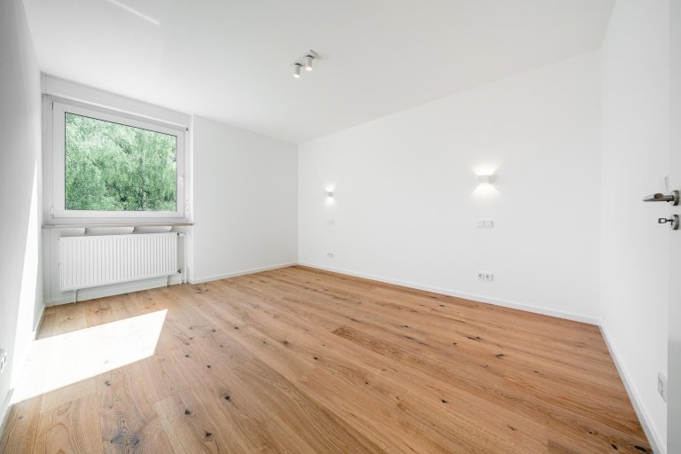 Aigner Immobilien GmbH - Immobilienangebot - 81243 München - Aubing - Etagenwohnung - Hochwertig sanierte 3-Zimmer-Wohnung mit West-Loggia und modernem Wohnkomfort