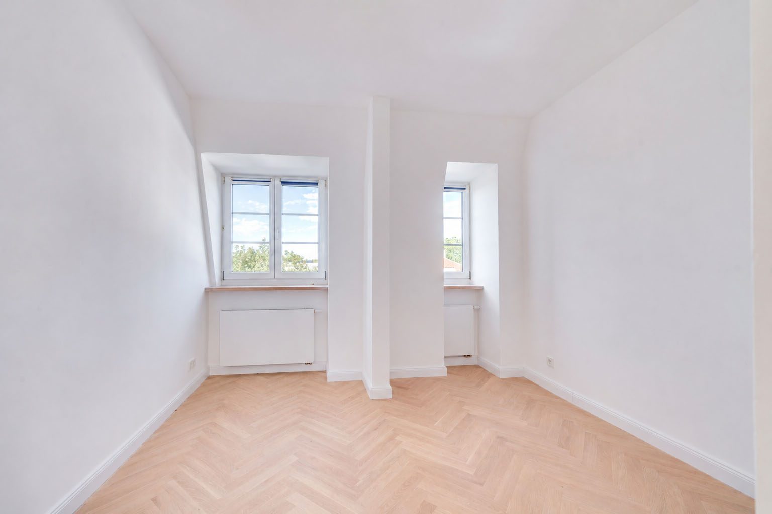 Aigner Immobilien GmbH - Immobilienangebot - 80805 München - Freimann - Etagenwohnung - Modern saniert und klassisch geprägt: 4-Zimmer-Altbauwohnung mit Dachterrasse in ruhiger Lage