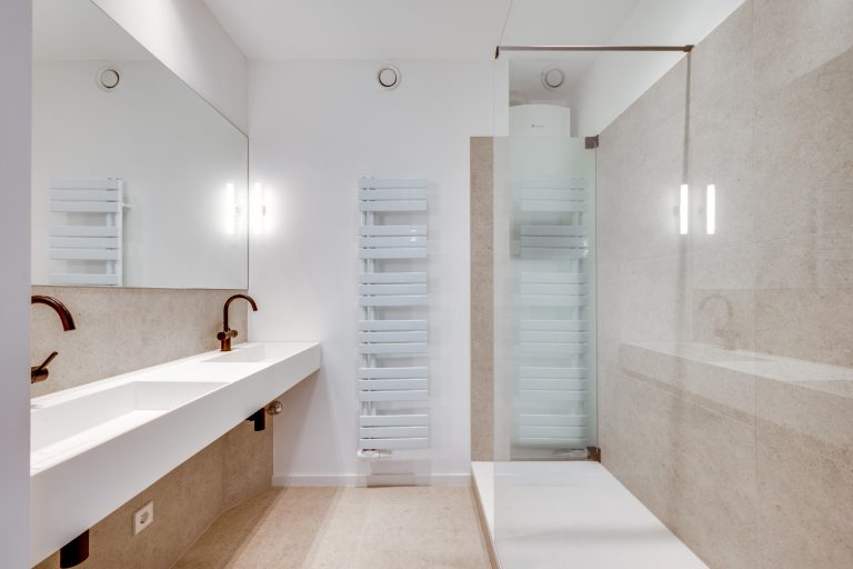 Aigner Immobilien GmbH - Immobilienangebot - 80805 München - Freimann - Etagenwohnung - Modern saniert und klassisch geprägt: 4-Zimmer-Altbauwohnung mit Dachterrasse in ruhiger Lage