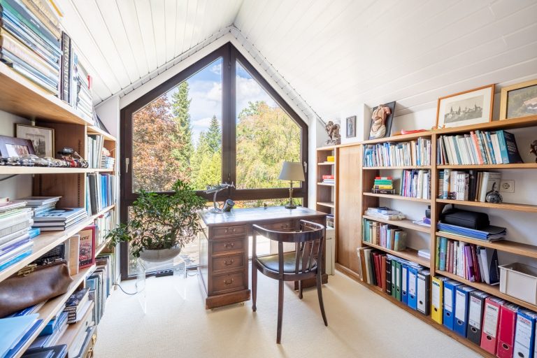 Aigner Immobilien GmbH - Immobilienangebot - 81477 München - Solln - Reiheneckhaus - Sonniges Reiheneckhaus mit viel Privatsphäre und Raum für die Zukunft