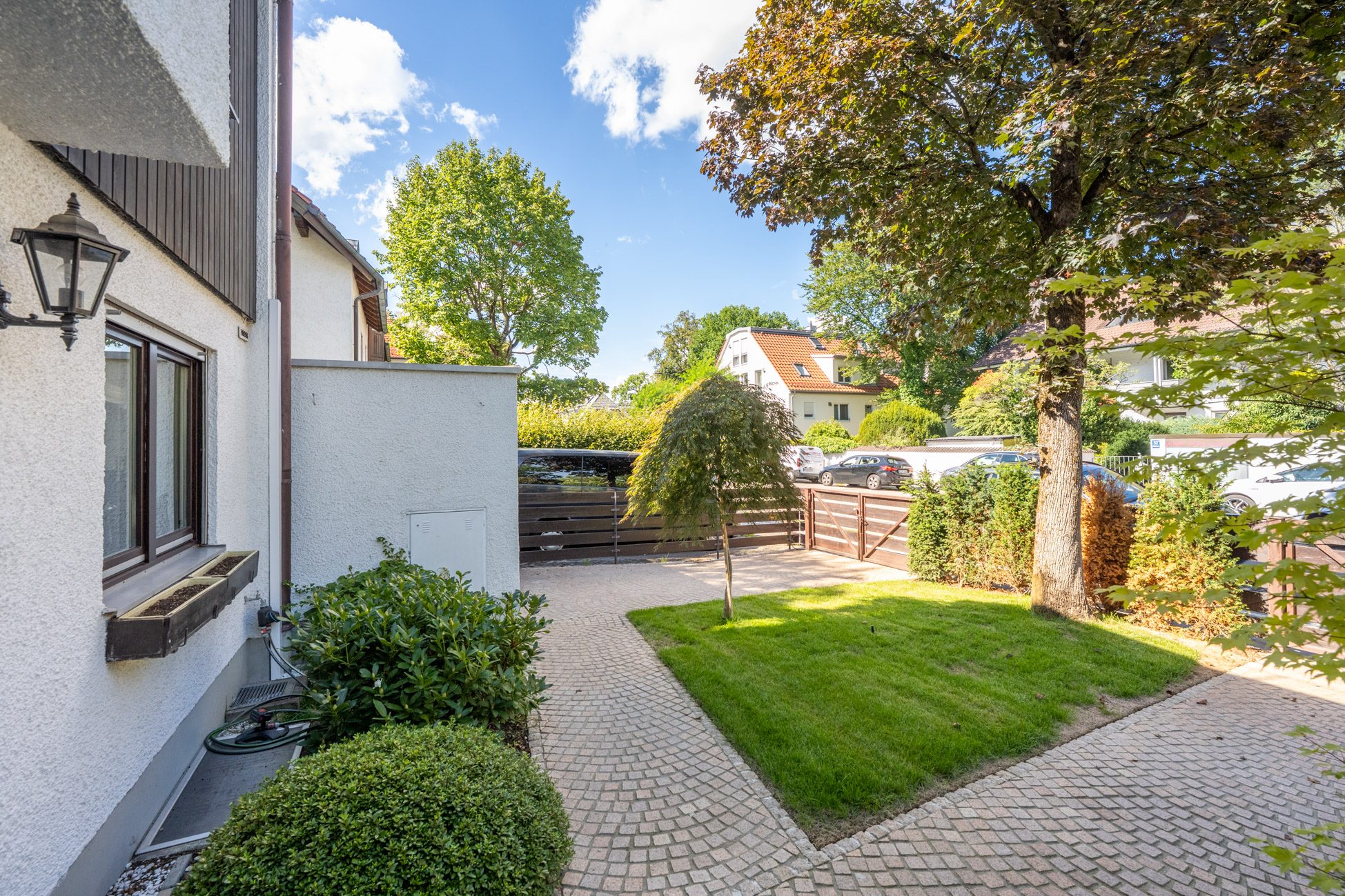 Aigner Immobilien GmbH - Immobilienangebot - 81477 München - Solln - Reiheneckhaus - Sonniges Reiheneckhaus mit viel Privatsphäre und Raum für die Zukunft