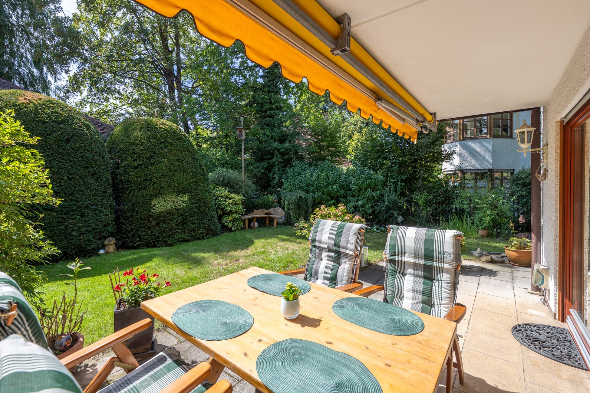 Aigner Immobilien GmbH - Immobilienangebot - 81477 München - Solln - Reiheneckhaus - Sonniges Reiheneckhaus mit viel Privatsphäre und Raum für die Zukunft