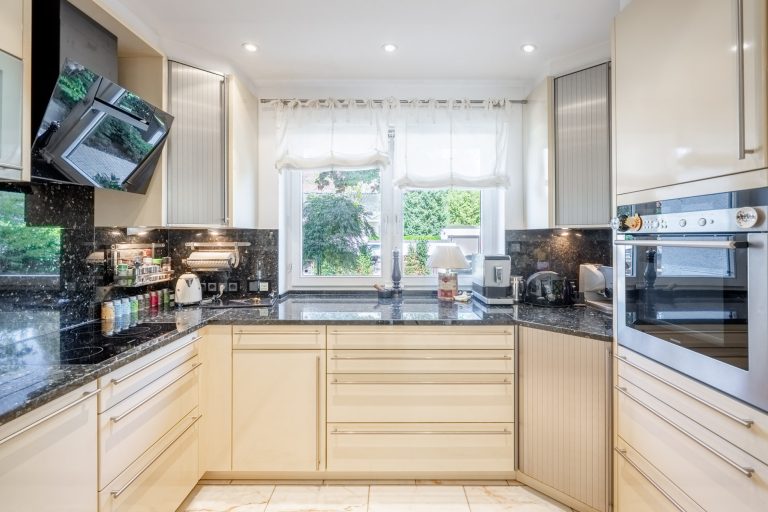 Aigner Immobilien GmbH - Immobilienangebot - 81477 München - Solln - Reiheneckhaus - Sonniges Reiheneckhaus mit viel Privatsphäre und Raum für die Zukunft