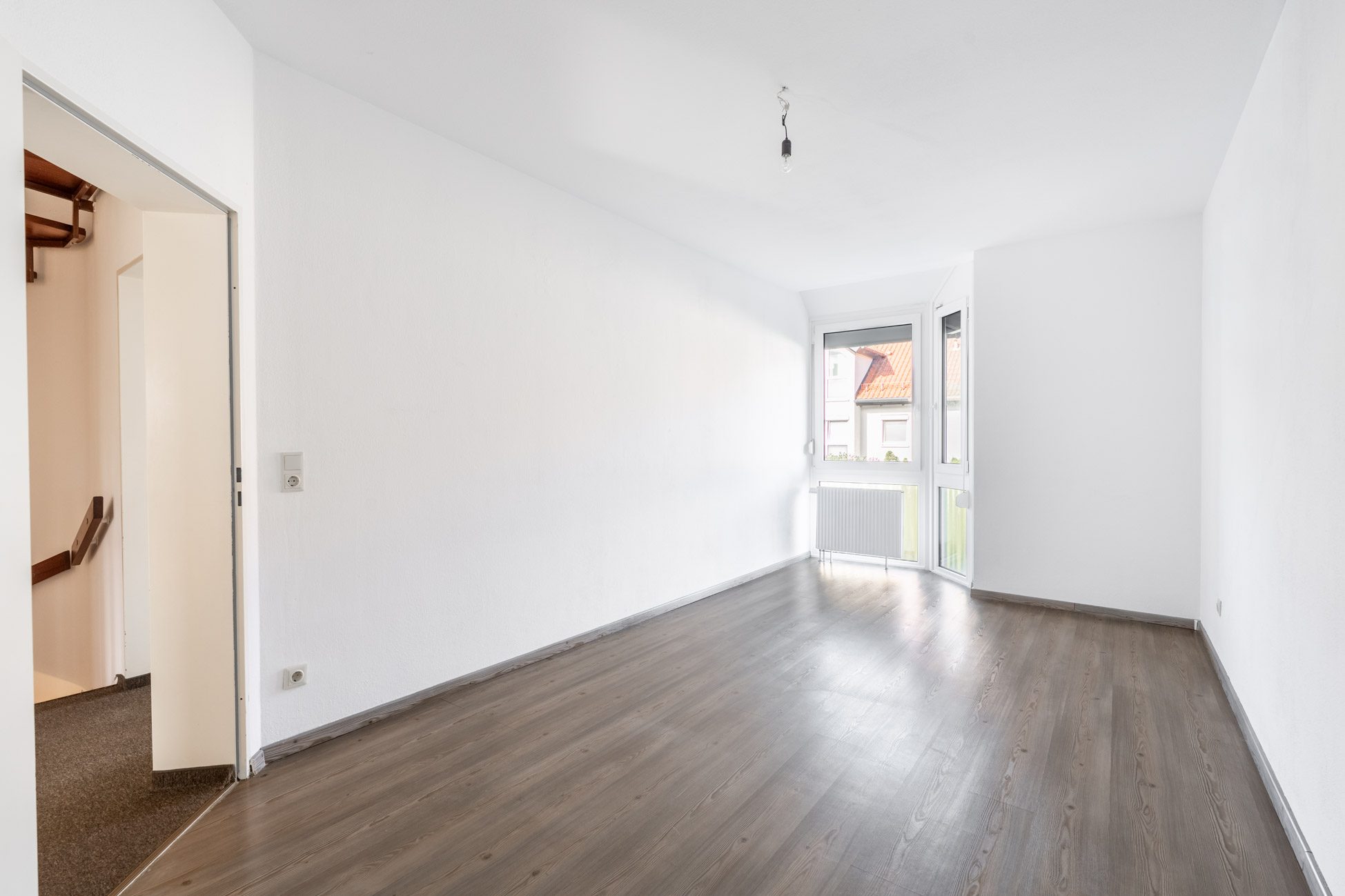 Aigner Immobilien GmbH - Immobilienangebot - 81245 München - Obermenzing - Reihenmittelhaus - Familienfreundlich wohnen in Pasing: Großzügiges RMH mit Westgarten & Stellplatz
