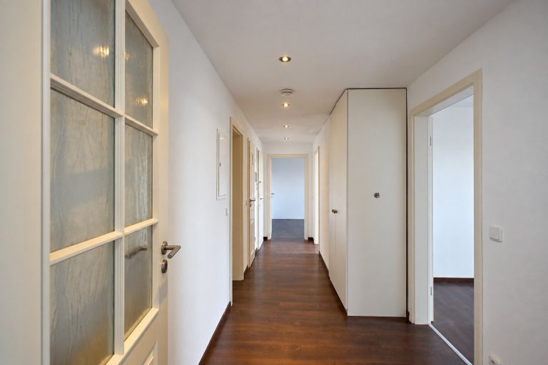 Aigner Immobilien GmbH - Immobilienangebot - 81243 München - Aubing - Etagenwohnung - Viel Raum zum Wohlfühlen: Attraktive 4-Zimmer-Wohnung mit Loggia und Weitblick