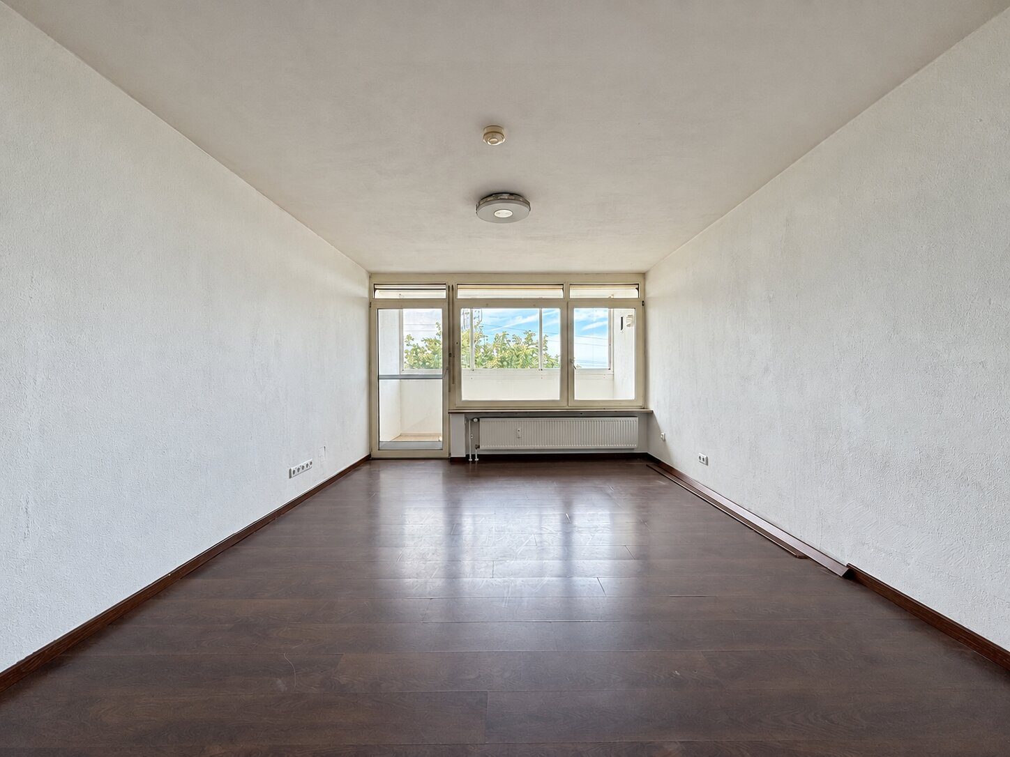 Aigner Immobilien GmbH - Immobilienangebot - 81243 München - Aubing - Etagenwohnung - Viel Raum zum Wohlfühlen: Attraktive 4-Zimmer-Wohnung mit Loggia und Weitblick