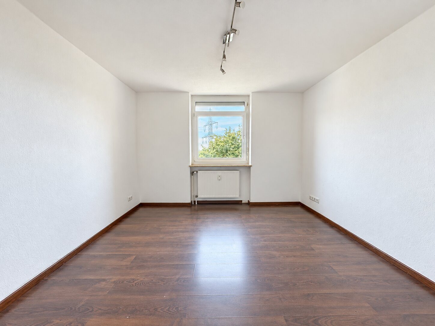 Aigner Immobilien GmbH - Immobilienangebot - 81243 München - Aubing - Etagenwohnung - Viel Raum zum Wohlfühlen: Attraktive 4-Zimmer-Wohnung mit Loggia und Weitblick