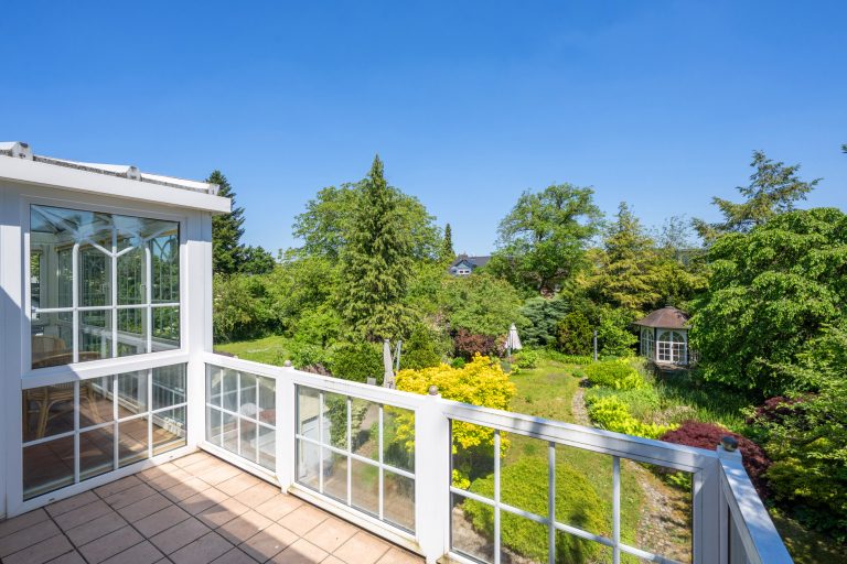 Aigner Immobilien GmbH - Immobilienangebot - 80689 München - Hadern - Einfamilienhaus - Rarität im Kaffeemühlenstil – Einfamilienhaus mit Potenzial und weitläufigem, eingewachsenem Traumgarten