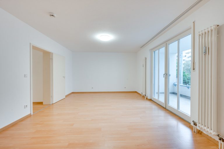 Aigner Immobilien GmbH - Immobilienangebot - 80993 München - Moosach - Etagenwohnung - Attraktive 2-Zimmer-Wohnung in Moosach mit zwei Balkonen und TG-Stellplatz