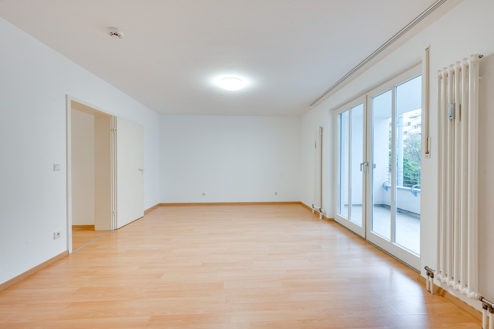 Aigner Immobilien GmbH - Immobilienangebot - 80993 München - Moosach - Etagenwohnung - Attraktive 2-Zimmer-Wohnung in Moosach mit zwei Balkonen und TG-Stellplatz