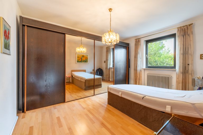 Aigner Immobilien GmbH - Immobilienangebot - 81243 München - Pasing - Doppelhaushälfte - Großzügige Doppelhaushälfte mit traumhaftem Garten, in beliebter Lage