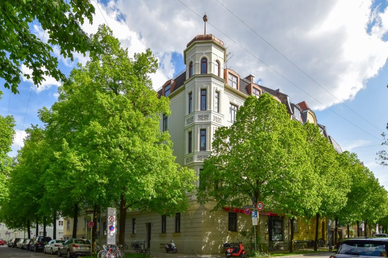Aigner Immobilien GmbH - Immobilienangebot - 80538 München - Lehel - Hochparterre - Denkmalgeschütztes Jugendstilgebäude: 4,5-Zimmer-Wohnung mit Gestaltungsmöglichkeiten in schöner Lage mitten im Lehel