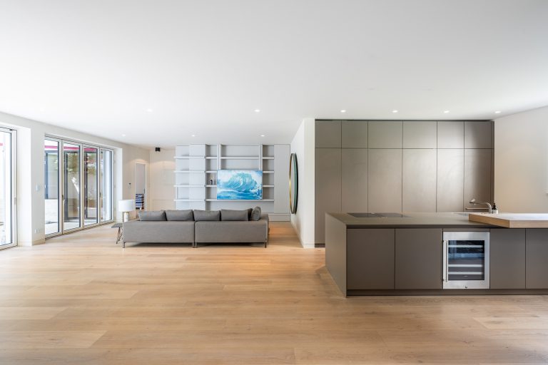 Aigner Immobilien GmbH - Immobilienangebot - 80469 München - Glockenbachviertel - Erdgeschosswohnung - Unvergleichliches Einzelstück: Luxuriöse Wohnung mit Garten und Pool zwischen Isar und Gärtnerplatz!