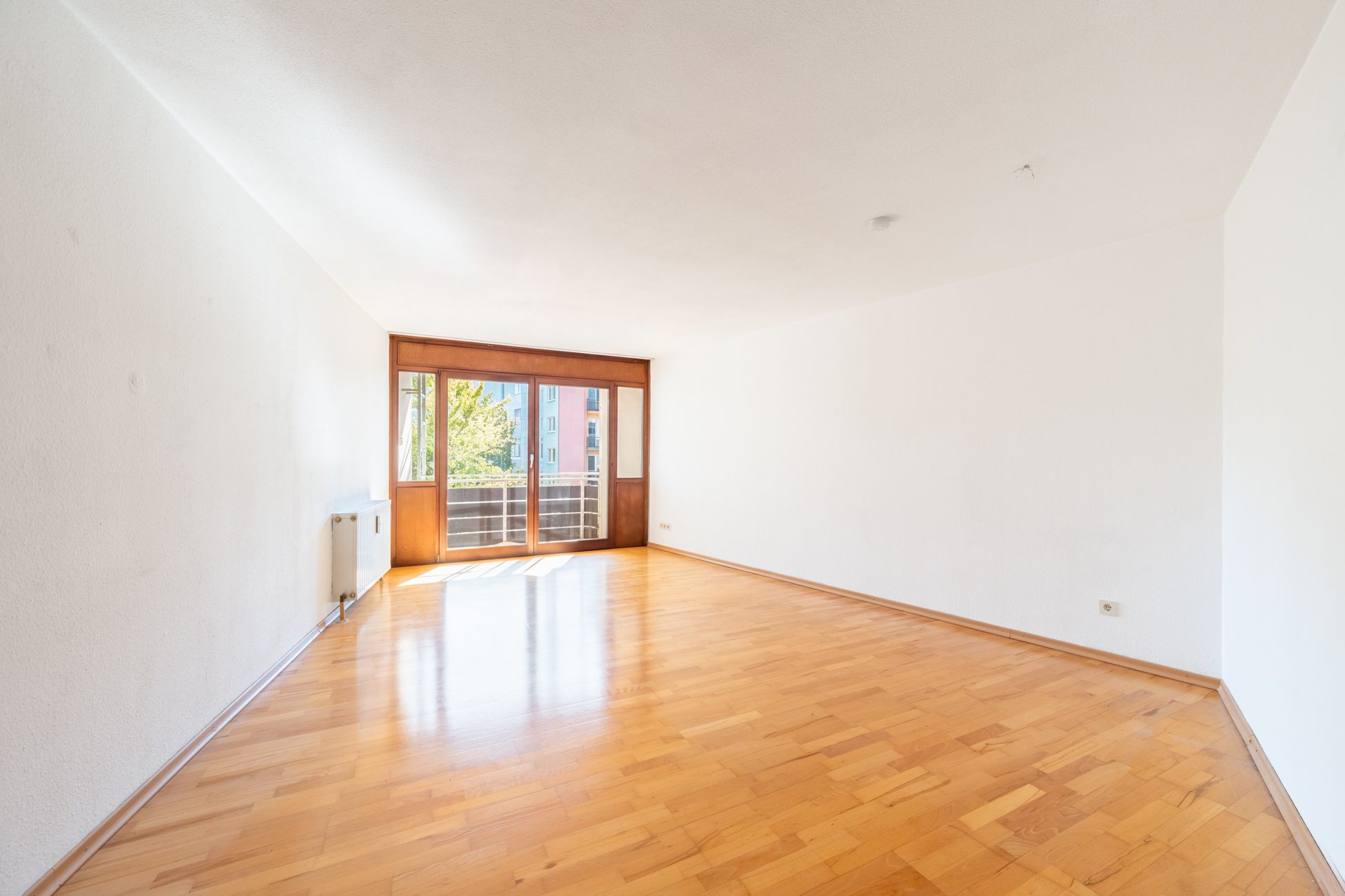 Aigner Immobilien GmbH - Immobilienangebot - 80636 München - Neuhausen - Etagenwohnung - Bezugsfreie 3-Zimmer-Wohnung in Neuhausen mit Balkon und viel Tageslicht