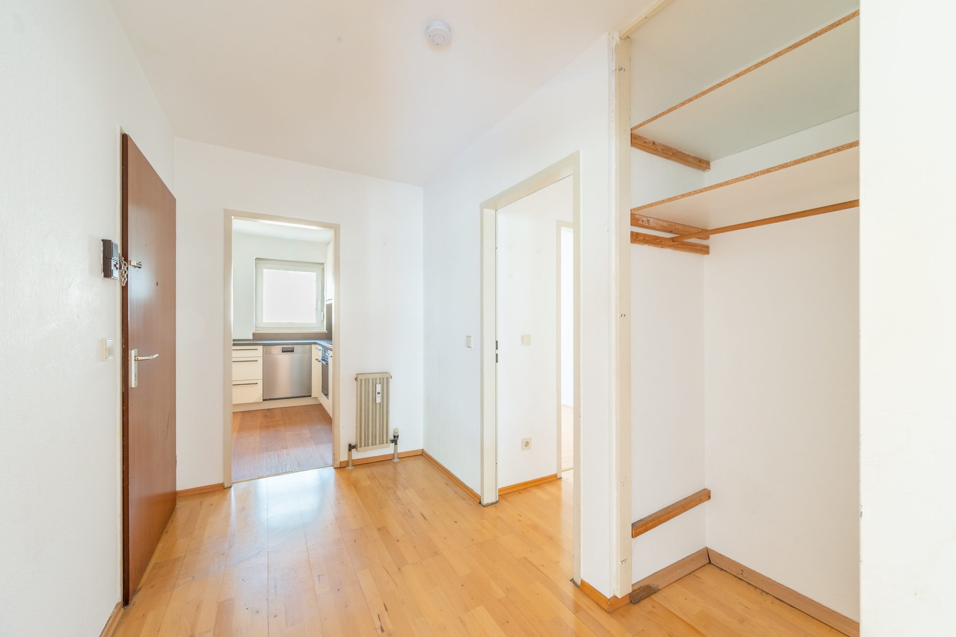 Aigner Immobilien GmbH - Immobilienangebot - 80636 München - Neuhausen - Etagenwohnung - Bezugsfreie 3-Zimmer-Wohnung in Neuhausen mit Balkon und viel Tageslicht