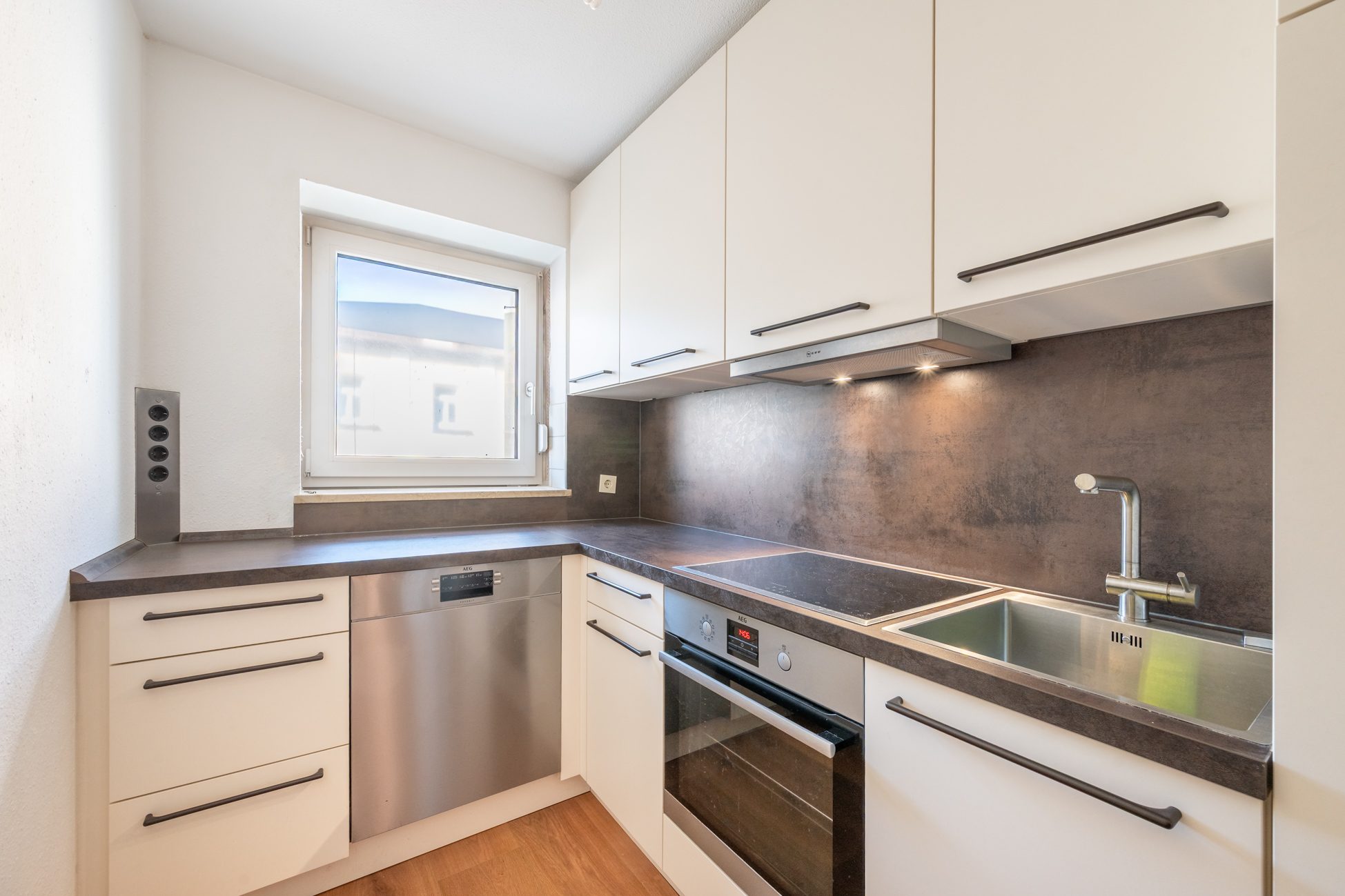 Aigner Immobilien GmbH - Immobilienangebot - 80636 München - Neuhausen - Etagenwohnung - Bezugsfreie 3-Zimmer-Wohnung in Neuhausen mit Balkon und viel Tageslicht