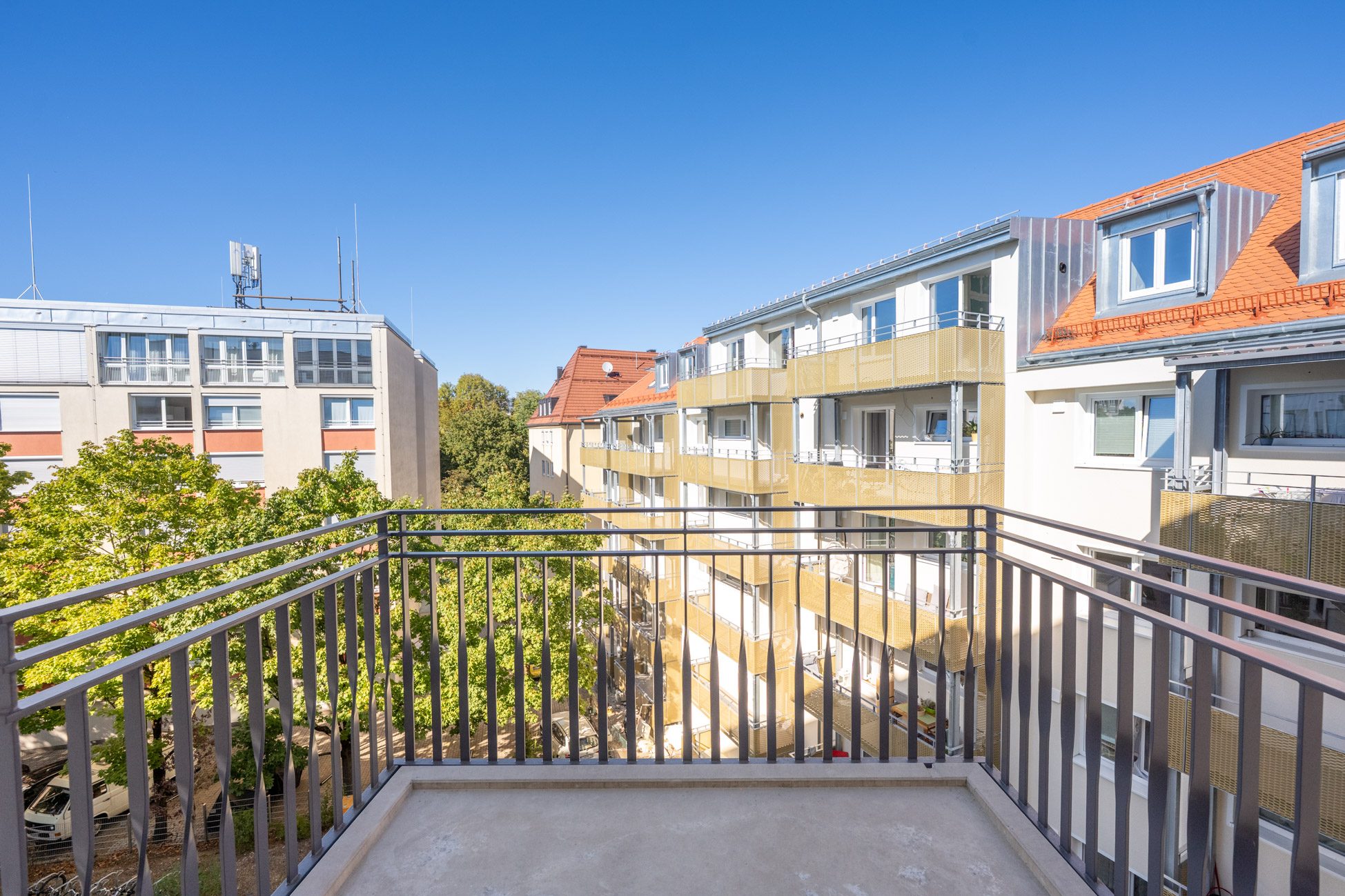 Aigner Immobilien GmbH - Immobilienangebot - 80634 München - Neuhausen - Etagenwohnung - 2-Zimmer-Wohnung mit Innenhofbalkon in Top-Lage - ideal zur Eigennutzung oder Kapitalanlage