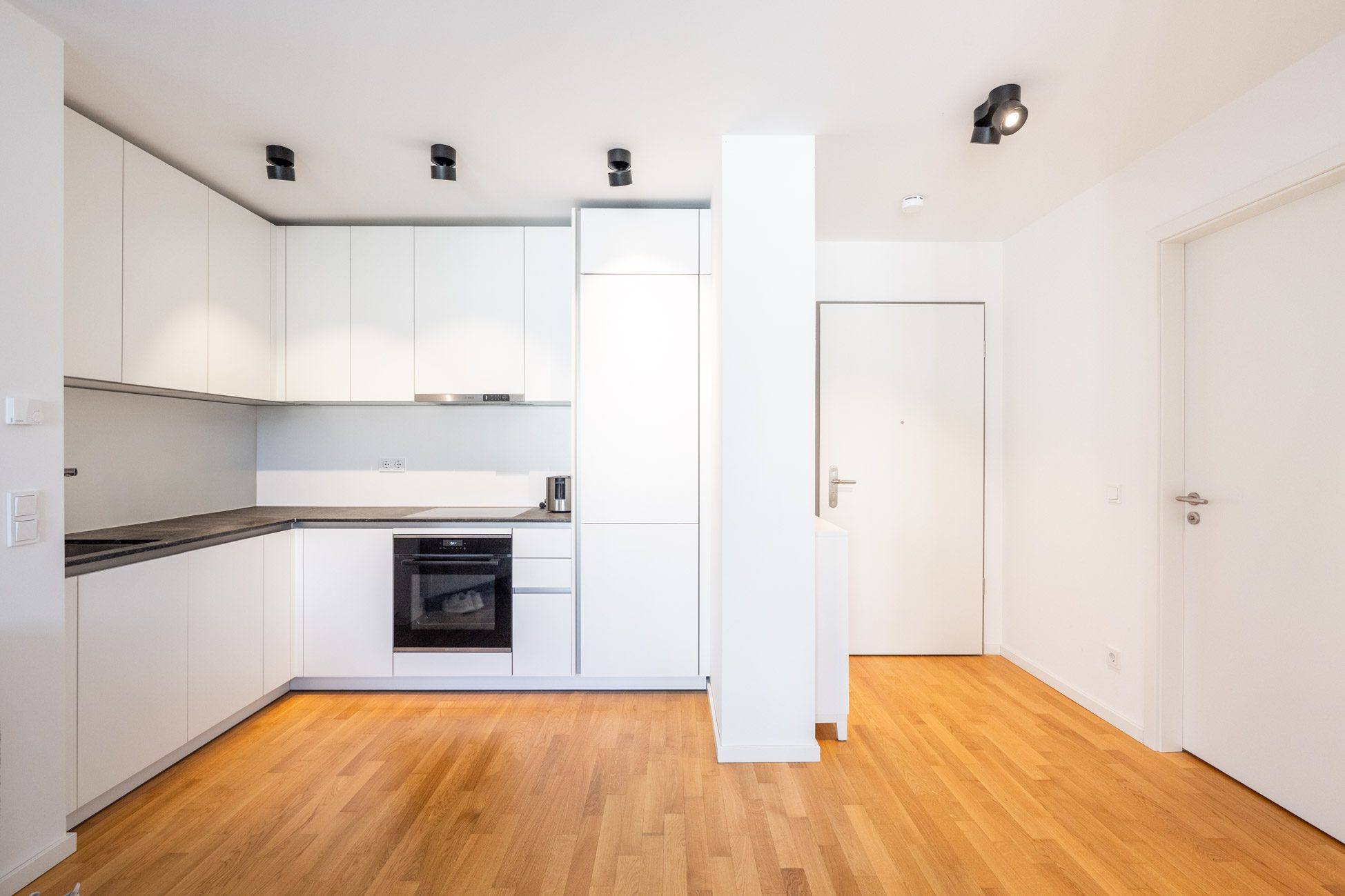 Aigner Immobilien GmbH - Immobilienangebot - 80634 München - Neuhausen - Etagenwohnung - 2-Zimmer-Wohnung mit Innenhofbalkon in Top-Lage - ideal zur Eigennutzung oder Kapitalanlage