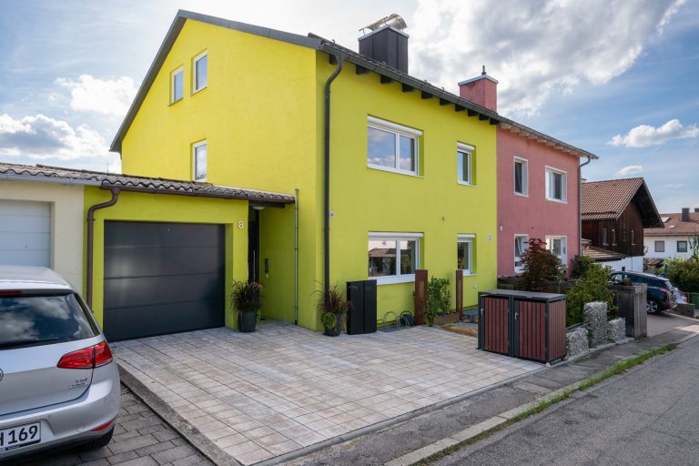 Aigner Immobilien GmbH - Immobilienangebot - 85625 Glonn - Glonn - Doppelhaushälfte - Großzügige Doppelhaushälfte mit zwei separaten Wohnungen und weitläufigem Garten
