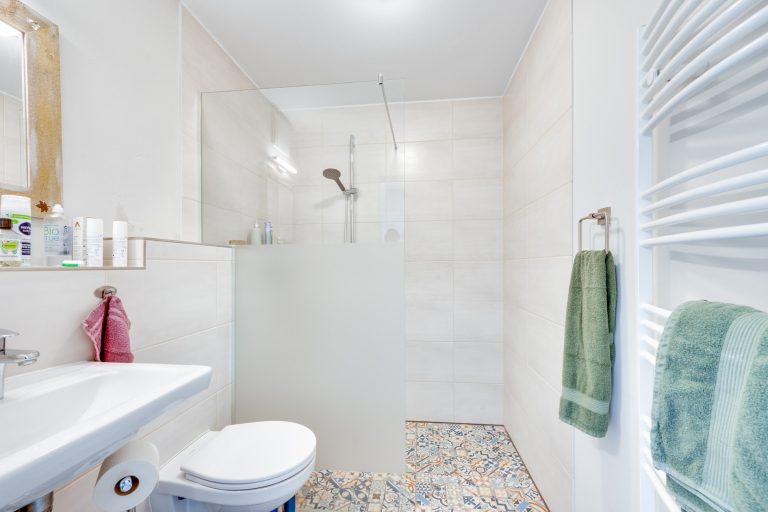 Aigner Immobilien GmbH - Immobilienangebot - 85625 Glonn - Glonn - Doppelhaushälfte - Großzügige Doppelhaushälfte mit zwei separaten Wohnungen und weitläufigem Garten