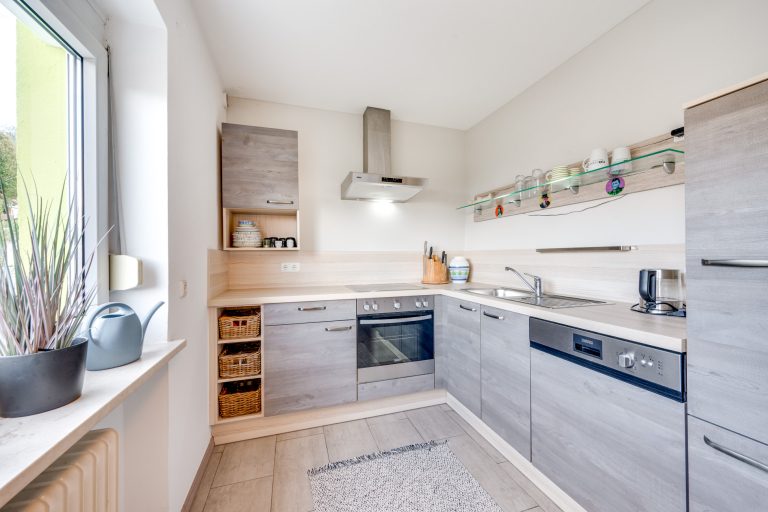 Aigner Immobilien GmbH - Immobilienangebot - 85625 Glonn - Glonn - Doppelhaushälfte - Großzügige Doppelhaushälfte mit zwei separaten Wohnungen und weitläufigem Garten