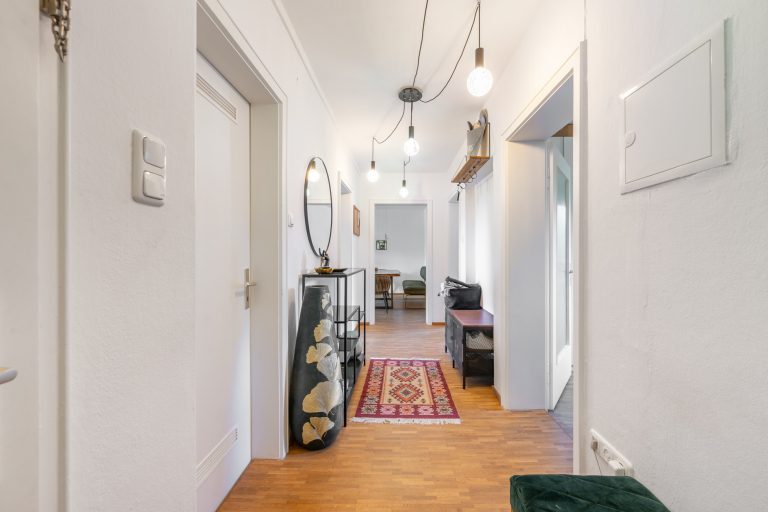 Aigner Immobilien GmbH - Immobilienangebot - 81735 München - Berg am Laim - Etagenwohnung - Vermietete 3-Zimmer-Wohnung mit Süd-Balkon in Berg am Laim