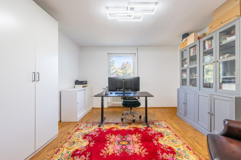 Aigner Immobilien GmbH - Immobilienangebot - 81735 München - Berg am Laim - Etagenwohnung - Vermietete 3-Zimmer-Wohnung mit Süd-Balkon in Berg am Laim