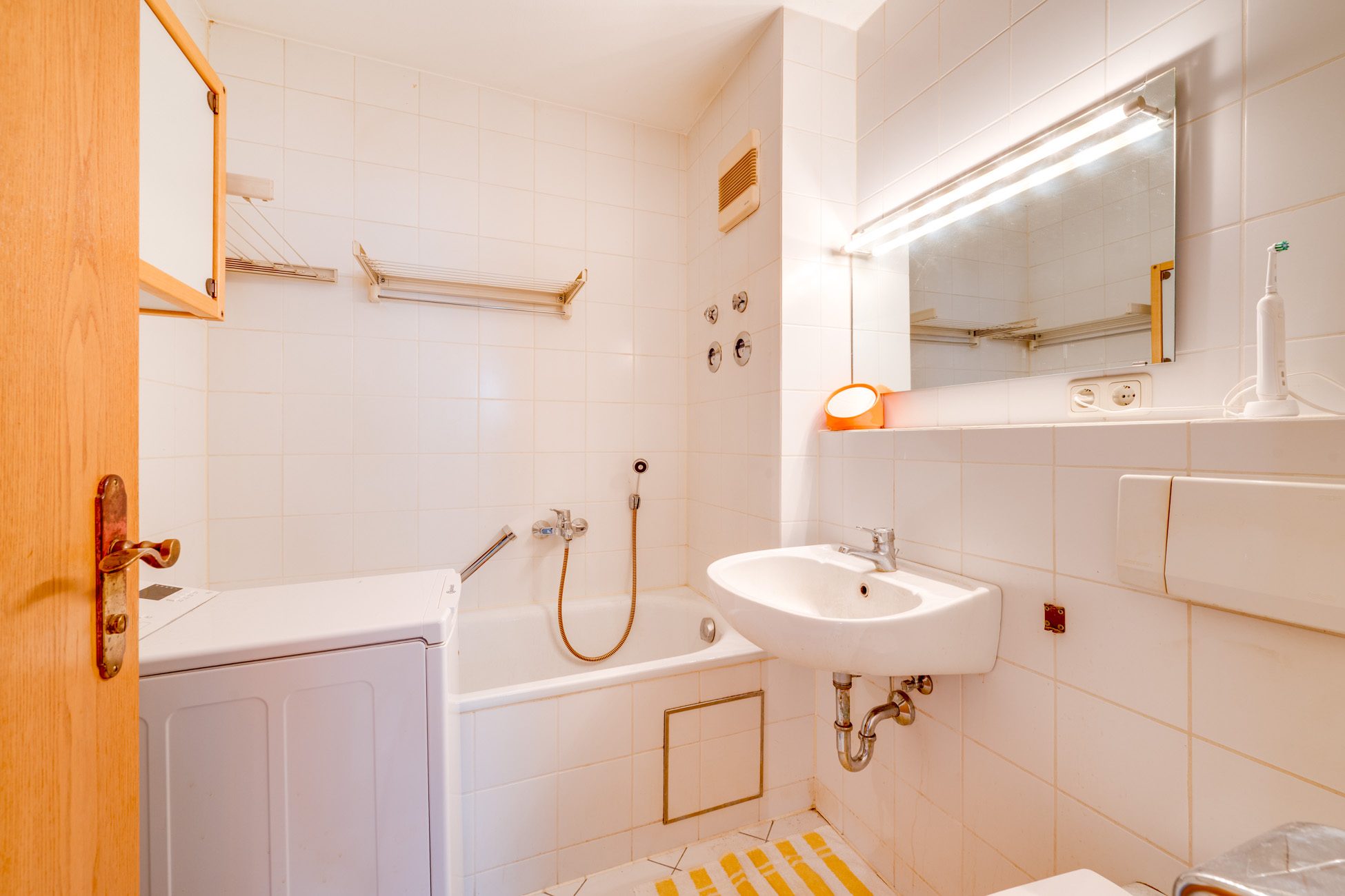 Aigner Immobilien GmbH - Immobilienangebot - 80687 München - Laim - Dachgeschosswohnung - 2-Zimmer-Dachgeschosswohnung mit Galerie und Balkon - zeitnah bezugsfrei