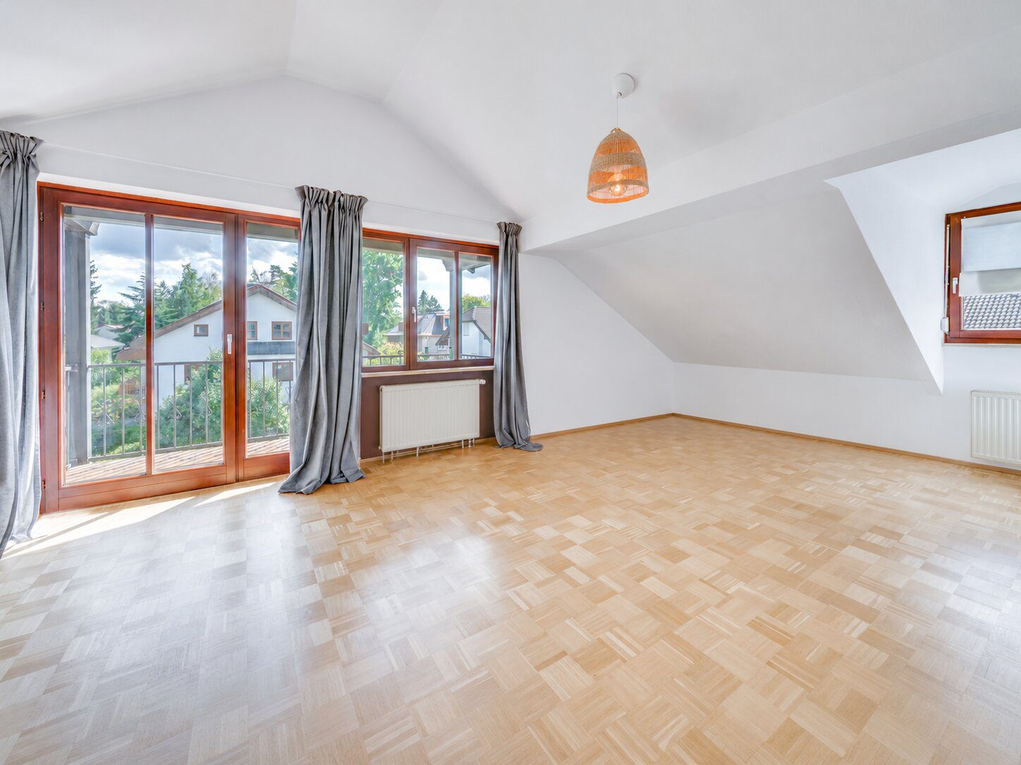 Aigner Immobilien GmbH - Immobilienangebot - 81827 München - Waldtrudering - Dachgeschosswohnung - Helle Dachgeschosswohnung mit Ausblick in die grüne Umgebung Waldtruderings