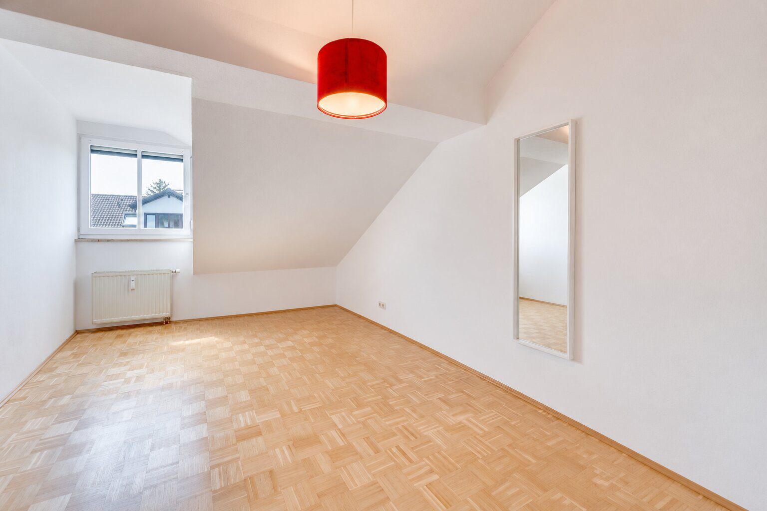 Aigner Immobilien GmbH - Immobilienangebot - 81827 München - Waldtrudering - Dachgeschosswohnung - Helle Dachgeschosswohnung mit Ausblick in die grüne Umgebung Waldtruderings