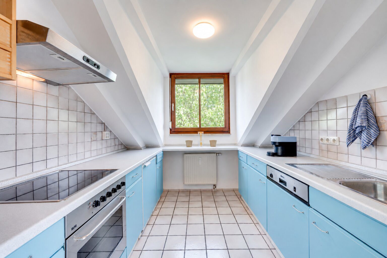 Aigner Immobilien GmbH - Immobilienangebot - 81827 München - Waldtrudering - Dachgeschosswohnung - Helle Dachgeschosswohnung mit Ausblick in die grüne Umgebung Waldtruderings