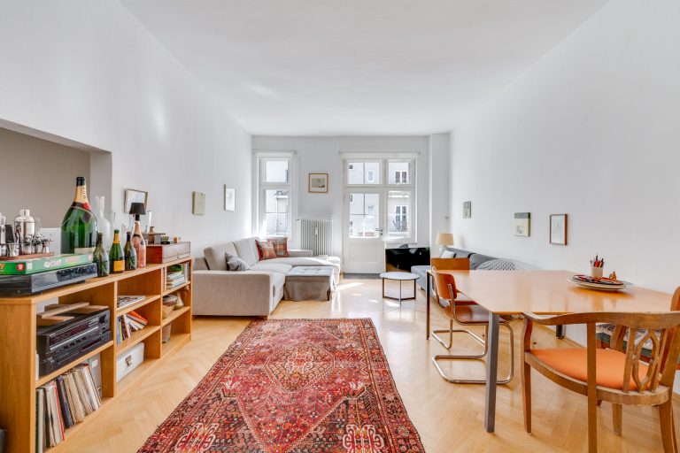 Aigner Immobilien GmbH - Immobilienangebot - 80797 München - Maxvorstadt - Etagenwohnung - Charmante Altbauwohnung in Bestlage Schwabing mit großem Balkon in Innenhoflage
