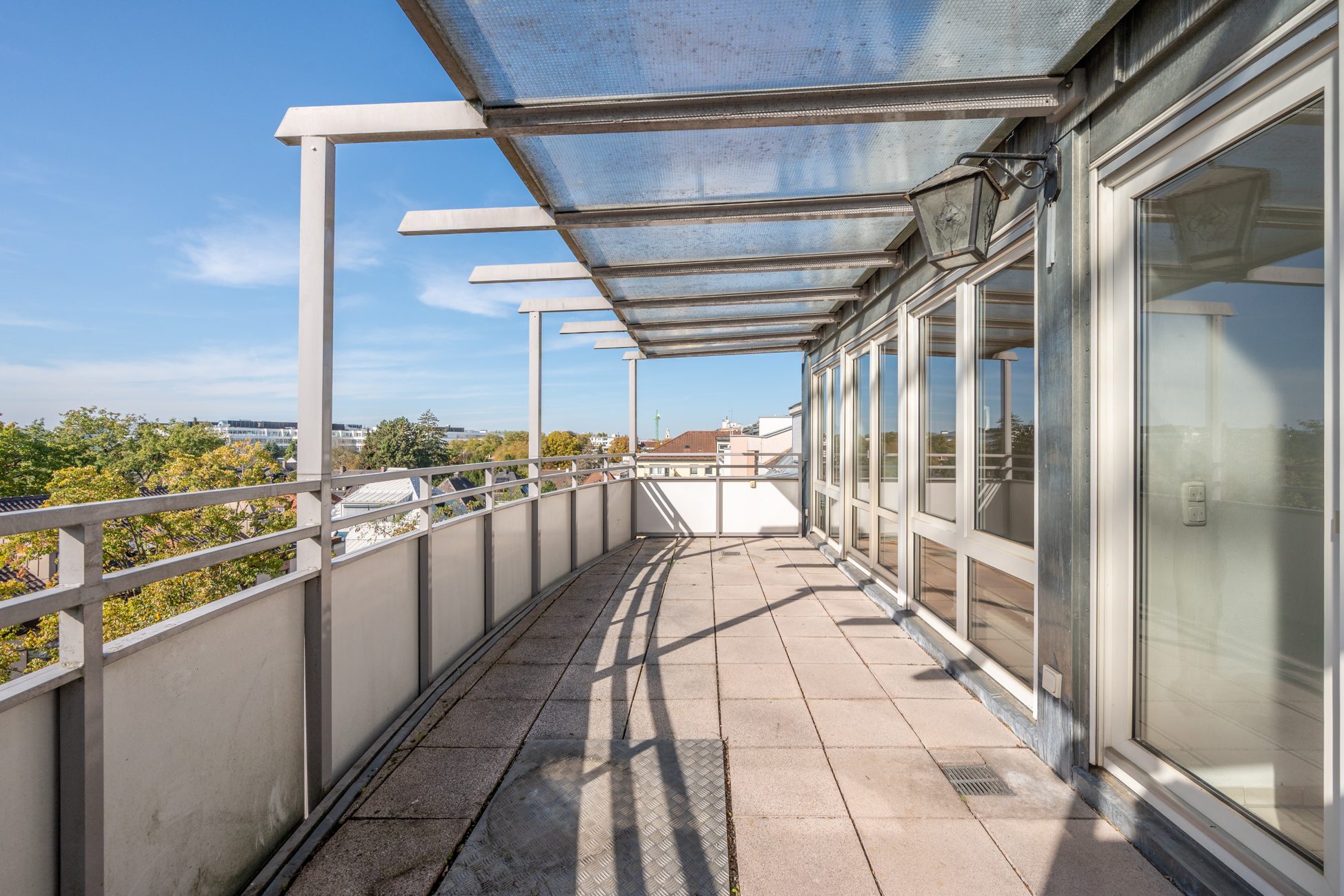 Aigner Immobilien GmbH - Immobilienangebot - 81541 München - Ramersdorf - Dachgeschosswohnung - AIGNER - Großzügige 3-Zimmer-Dachgeschosswohnung mit sonniger Südwestterrasse