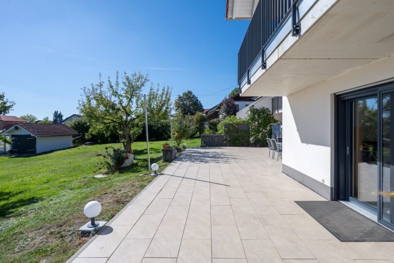 Aigner Immobilien GmbH - Immobilienangebot - 83527 Kirchdorf - Mühldorf a.Inn, Stadt - Einfamilienhaus mit Einliegerwohnung - Exklusives Landhaus mit traumhaften Bergblick!