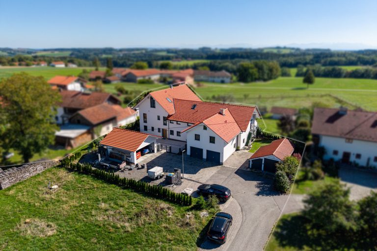 Aigner Immobilien GmbH - Immobilienangebot - 83527 Kirchdorf - Mühldorf a.Inn, Stadt - Einfamilienhaus mit Einliegerwohnung - Exklusives Landhaus mit traumhaften Bergblick!