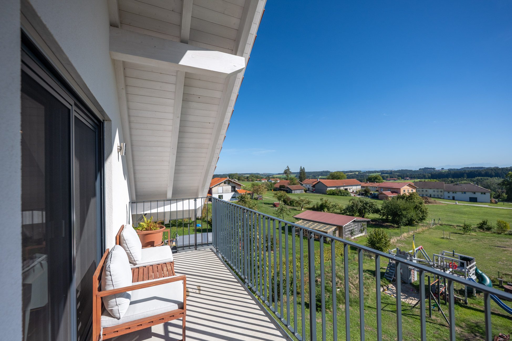 Aigner Immobilien GmbH - Immobilienangebot - 83527 Kirchdorf - Mühldorf a.Inn, Stadt - Einfamilienhaus mit Einliegerwohnung - Exklusives Landhaus mit traumhaften Bergblick!
