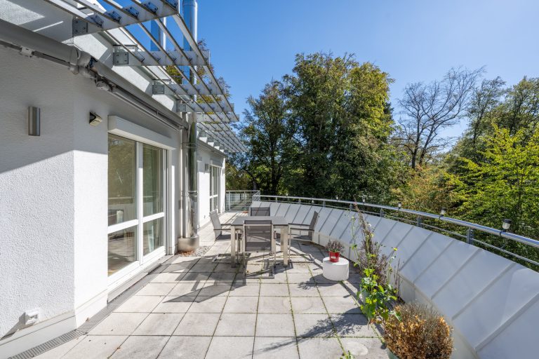 Aigner Immobilien GmbH - Immobilienangebot - 81479 München - Thalkirchen - Penthouse - Prinz-Ludwig-Höhe: Urbaner Luxus trifft Natur - Exklusives Penthouse mit privater Dachterrasse und Blick ins Grüne