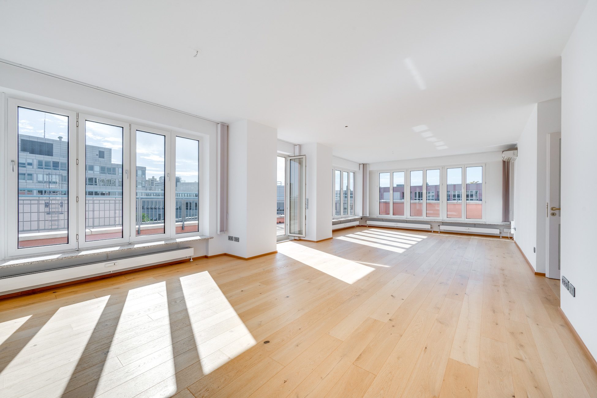 Aigner Immobilien GmbH - Immobilienangebot - 80339 München - Schwanthalerhöhe - Dachgeschosswohnung - Mitten in München, ganz für sich – Penthouse mit großer Terrasse und ruhiger Innenhoflage