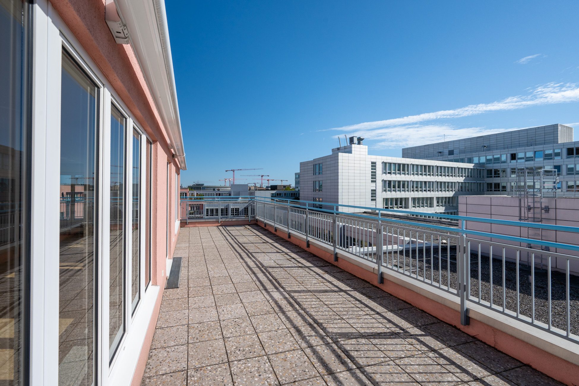 Aigner Immobilien GmbH - Immobilienangebot - 80339 München - Schwanthalerhöhe - Dachgeschosswohnung - Mitten in München, ganz für sich – Penthouse mit großer Terrasse und ruhiger Innenhoflage