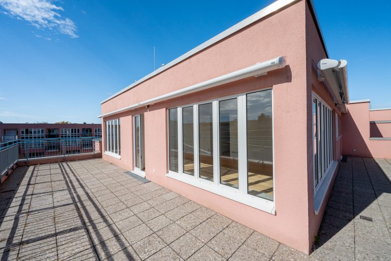 Aigner Immobilien GmbH - Immobilienangebot - 80339 München - Schwanthalerhöhe - Dachgeschosswohnung - Mitten in München, ganz für sich – Penthouse mit großer Terrasse und ruhiger Innenhoflage